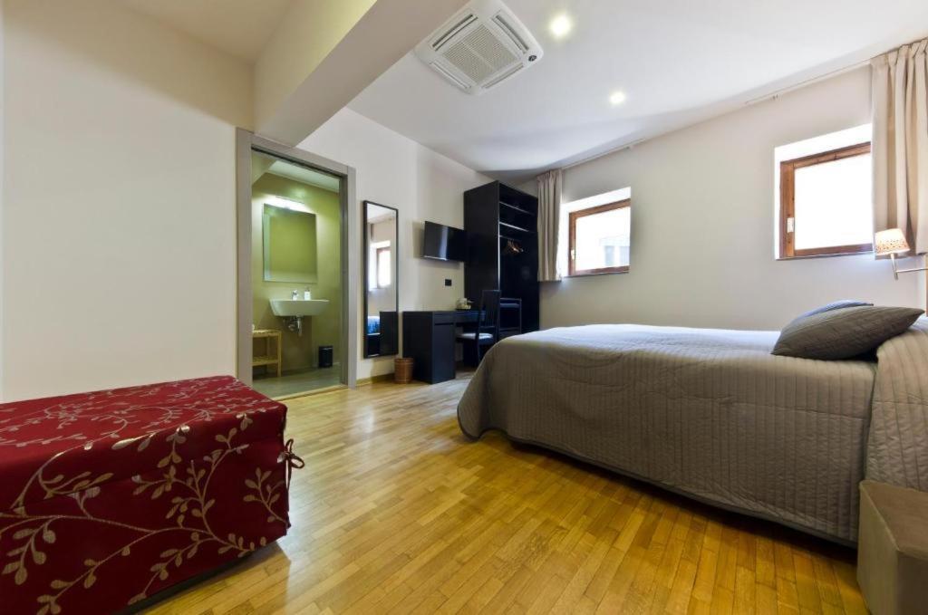 Siena Gallery - Rooms Only Экстерьер фото