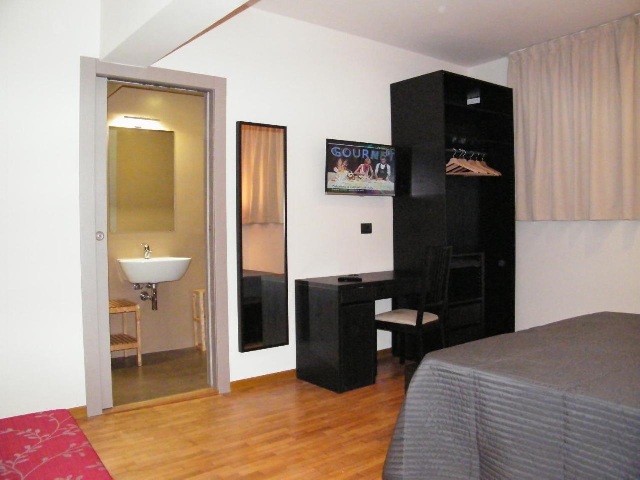 Siena Gallery - Rooms Only Экстерьер фото