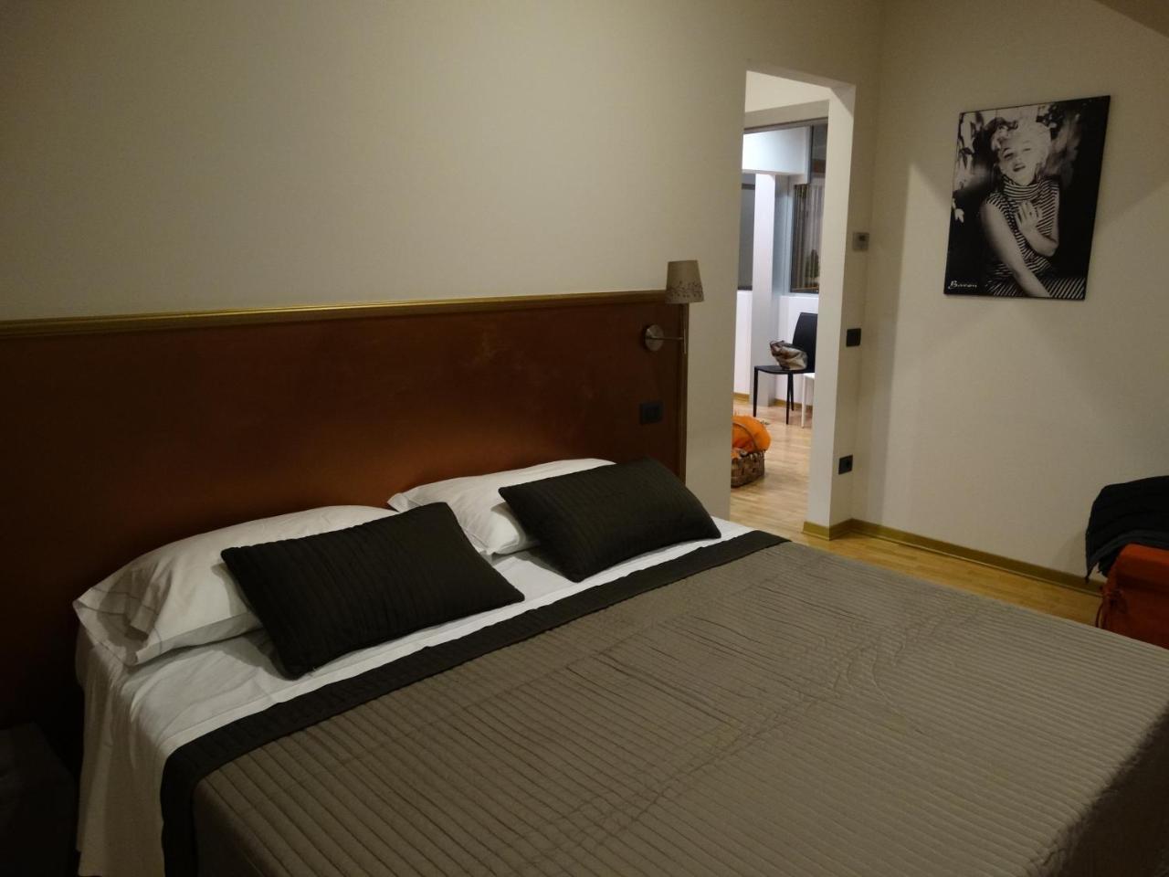 Siena Gallery - Rooms Only Экстерьер фото